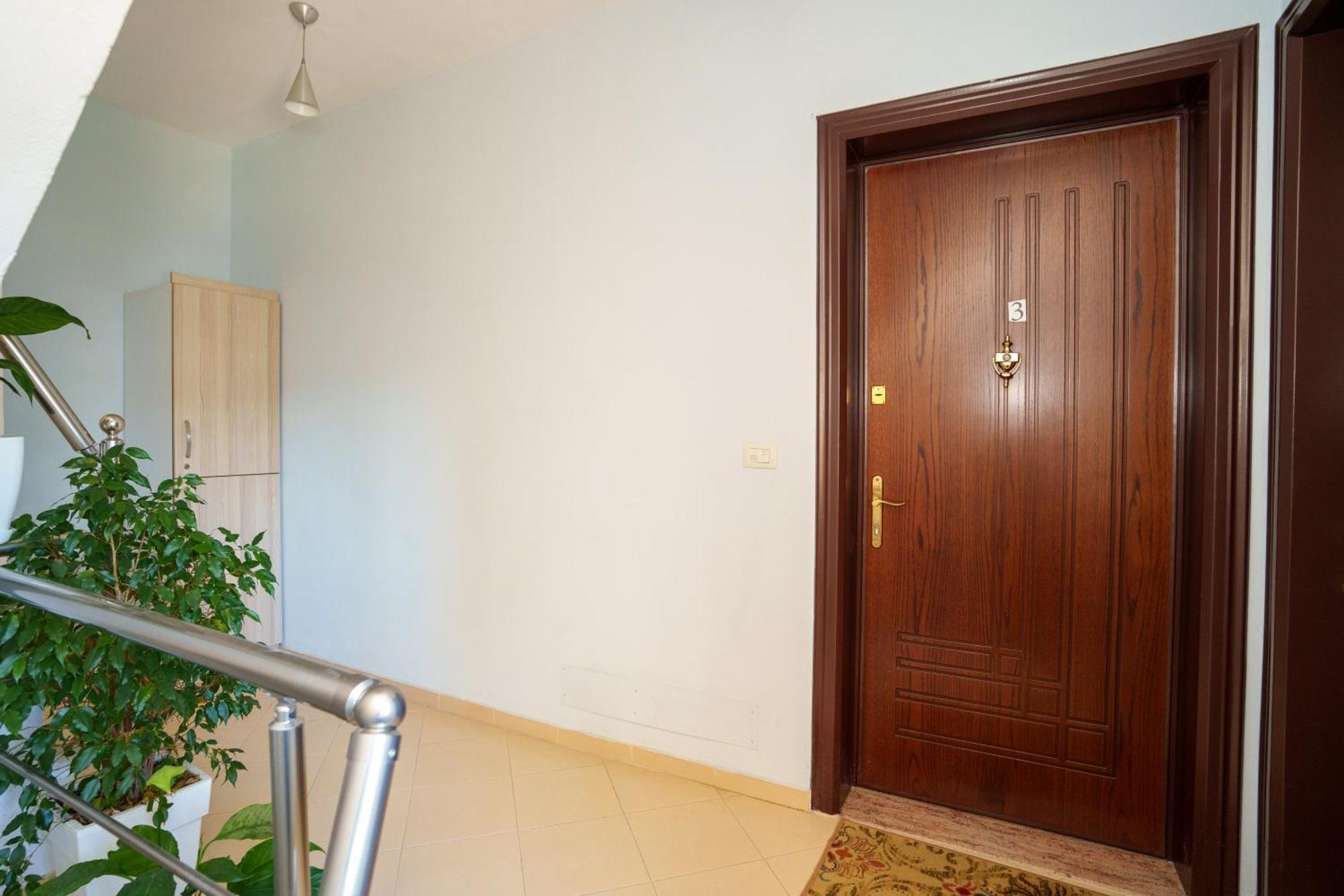 Sarah'S Apartments - 5 Min Walk To Beaches & Boulevard - Big Balcony! Саранда Экстерьер фото